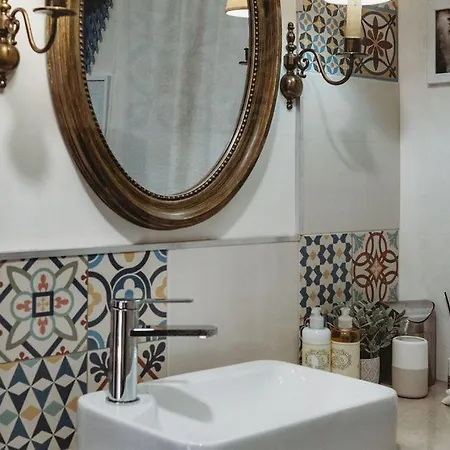 Art & History House In Obidos